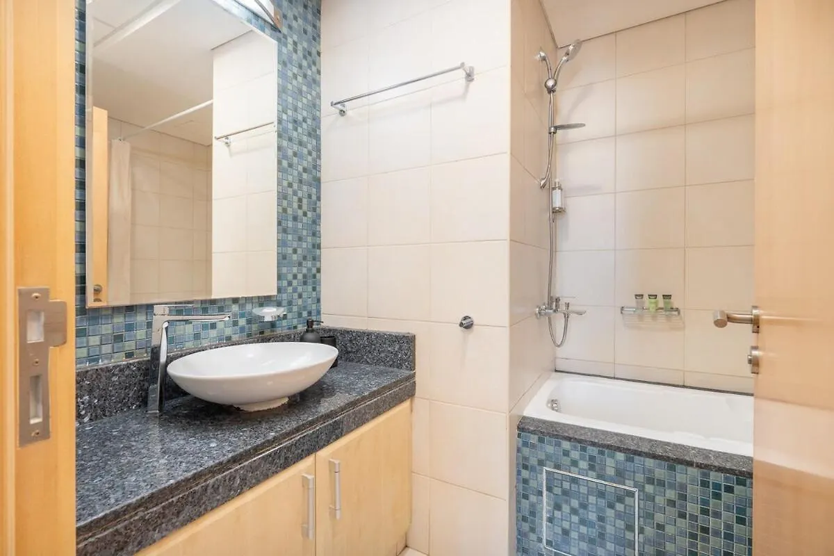 Elegant 3Br Apartment Near Beach In Palm Jumeirah Dubai 0*,  United Arab Emirates